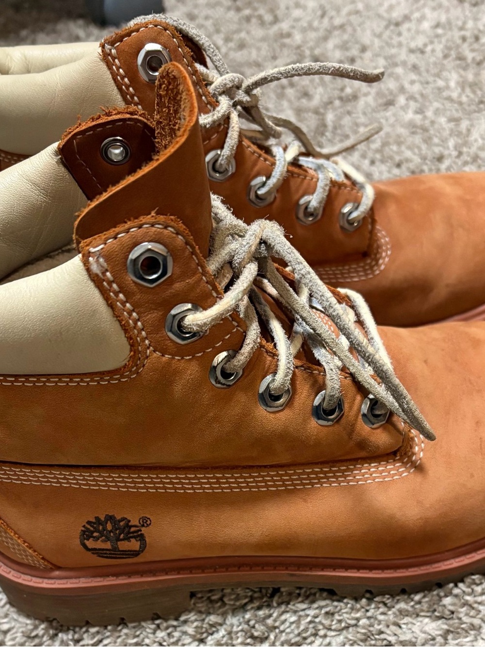 Timberland Tan Nubuck Lace-Up Ankle Boots with Cream Collar